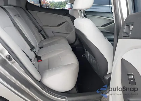 2015 Kia Optima Lx z USA, uszkodzony, nr VIN 5XXGM4A78FG496839